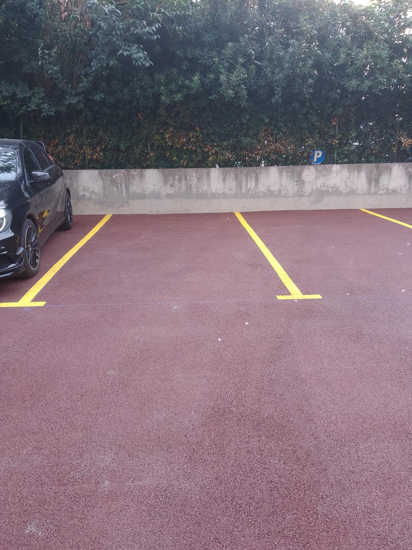 Nice-Tzarewitch: Place de parking à vendre dans résidence sé